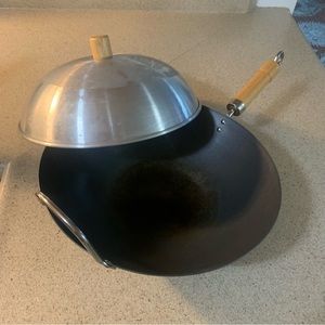 Wok and lid